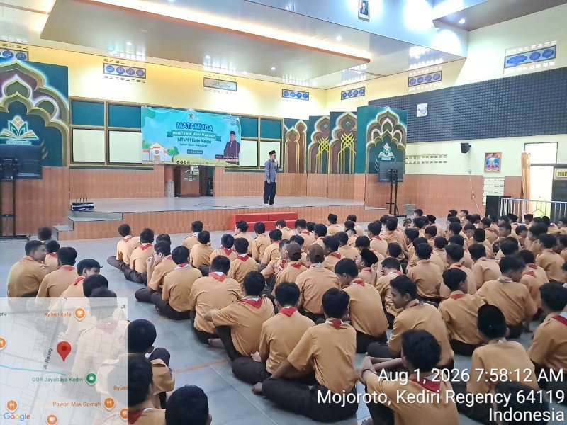 Kegiatan Keagamaan Sabtu: Membiasakan Ibadah, Menguatkan Pemahaman Keislaman di MTsN 1 Kota Kediri