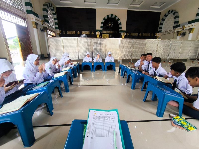 BBTQ MTsN 1 Kota Kediri: Menguatkan Literasi Al-Qur’an melalui Kolaborasi Bersama UMMI Daerah Kediri