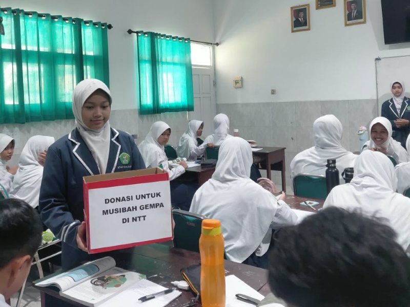 MTsN 1 Kota Kediri Galang Donasi untuk Korban Gempa NTT, Wujudkan Kepedulian dan Solidaritas