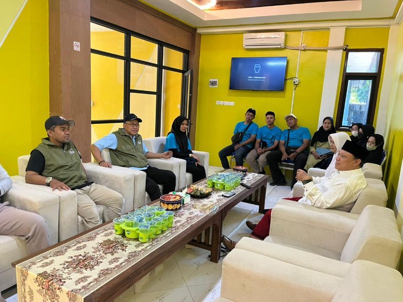 Kepala Dinas Kearsipan dan Perpustakaan Kota Kediri Kunjungi MTsN 1 Kota Kediri melalui Ride to Read