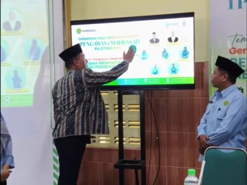 Peresmian Digital Warnai Diseminasi Bimtek 1 Pengawas 1 Madrasah di MTsN 1 Kota Kediri