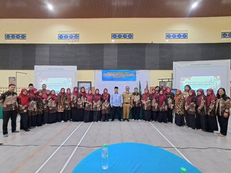 MTsN 1 Kota Kediri Jadi Ruang Kolaborasi Guru, MGMP Bahasa Indonesia Dorong Inovasi Pembelajaran Digital